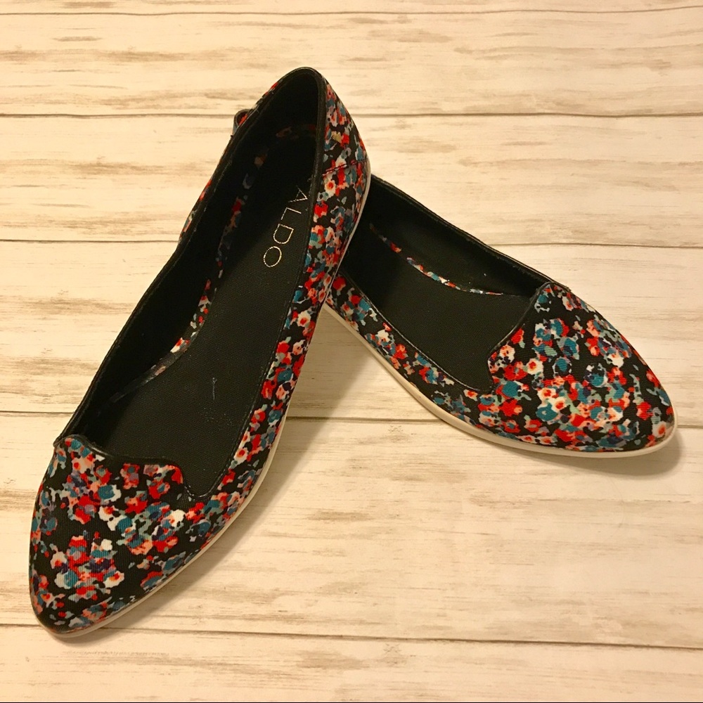 Also Slip On Flats Black Floral Size 8.5